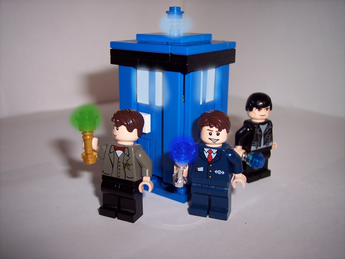 LEGO IDEAS Product Ideas Doctor Who TARDIS Exterior Set