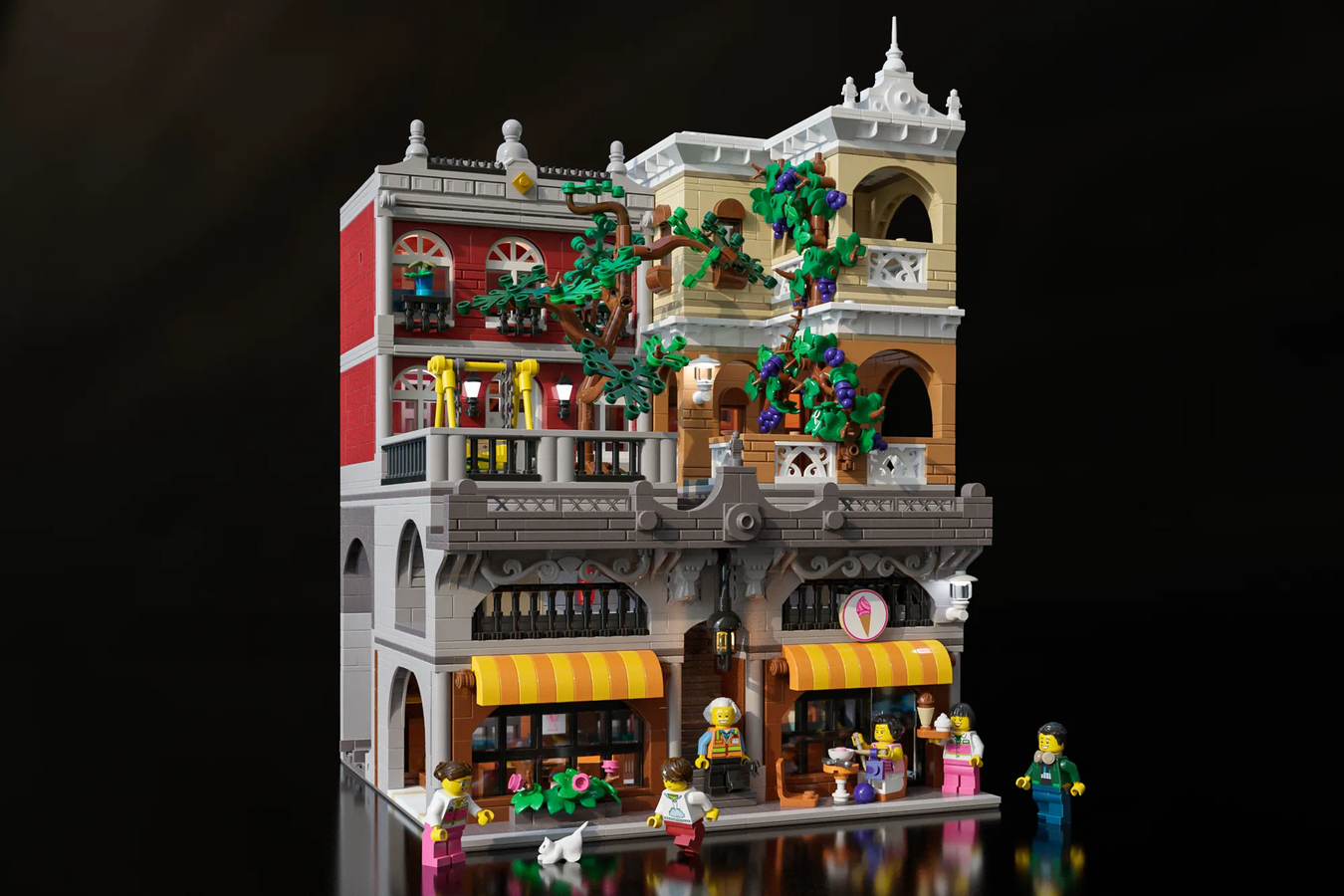 LEGO IDEAS - Blog - 10K Club Interview: ICE CREAM PARLOR, CLAUS