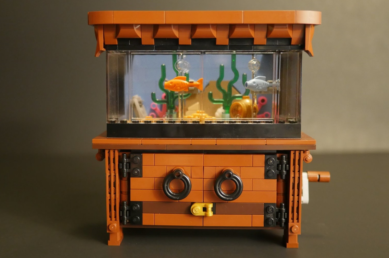 lego goldfish