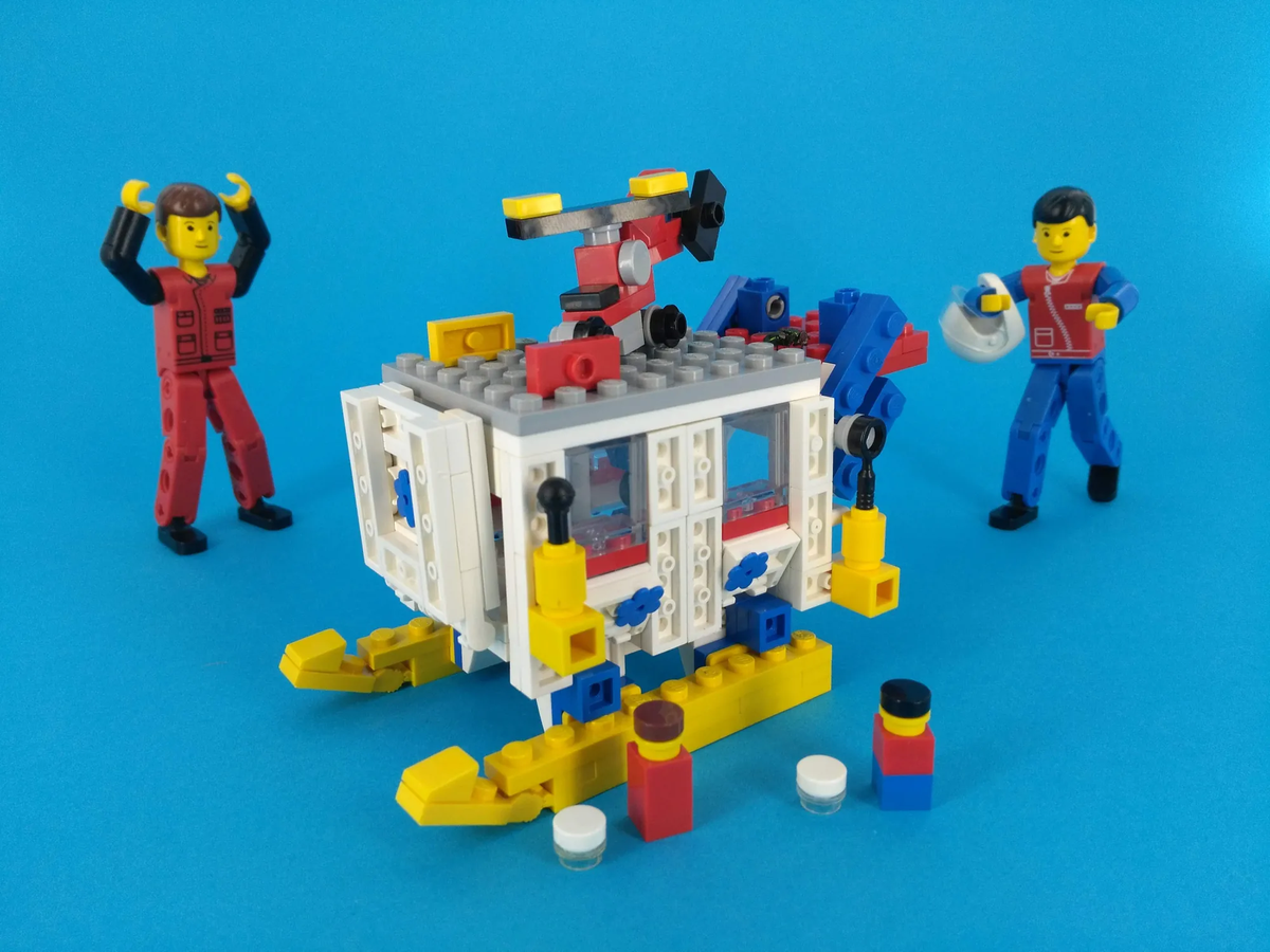 Arctic clearance rescue lego