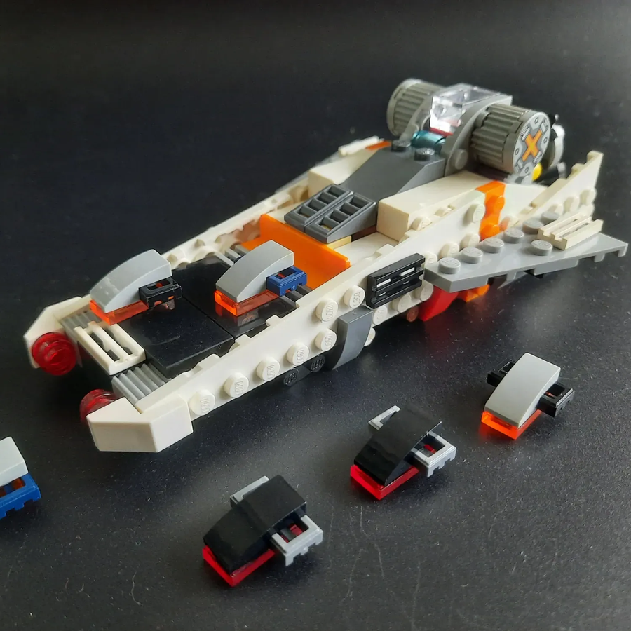 LEGO IDEAS - 90th Anniversary: Space Celebrations - Space Carrier