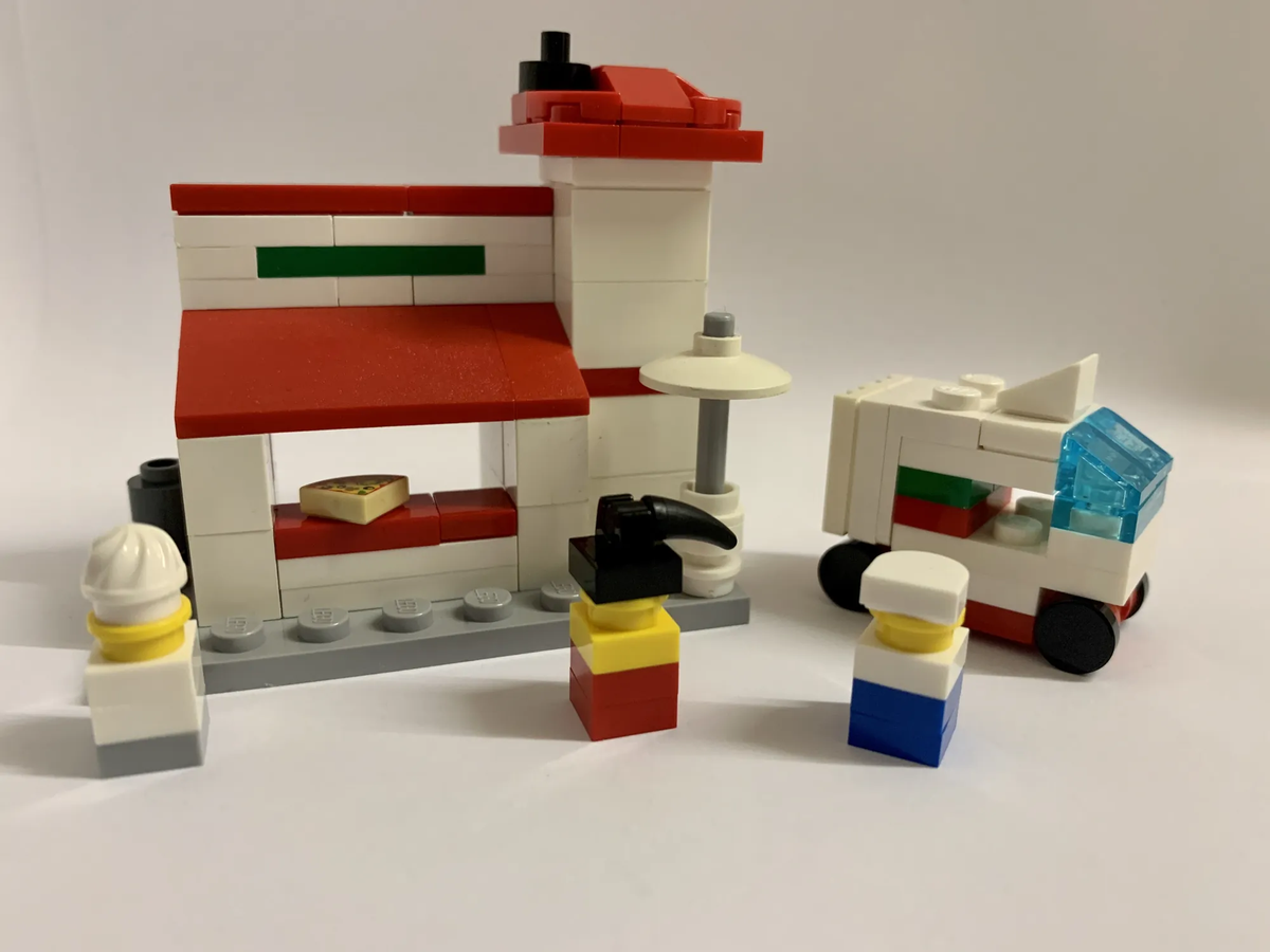 Lego pizzeria 6350 hot sale