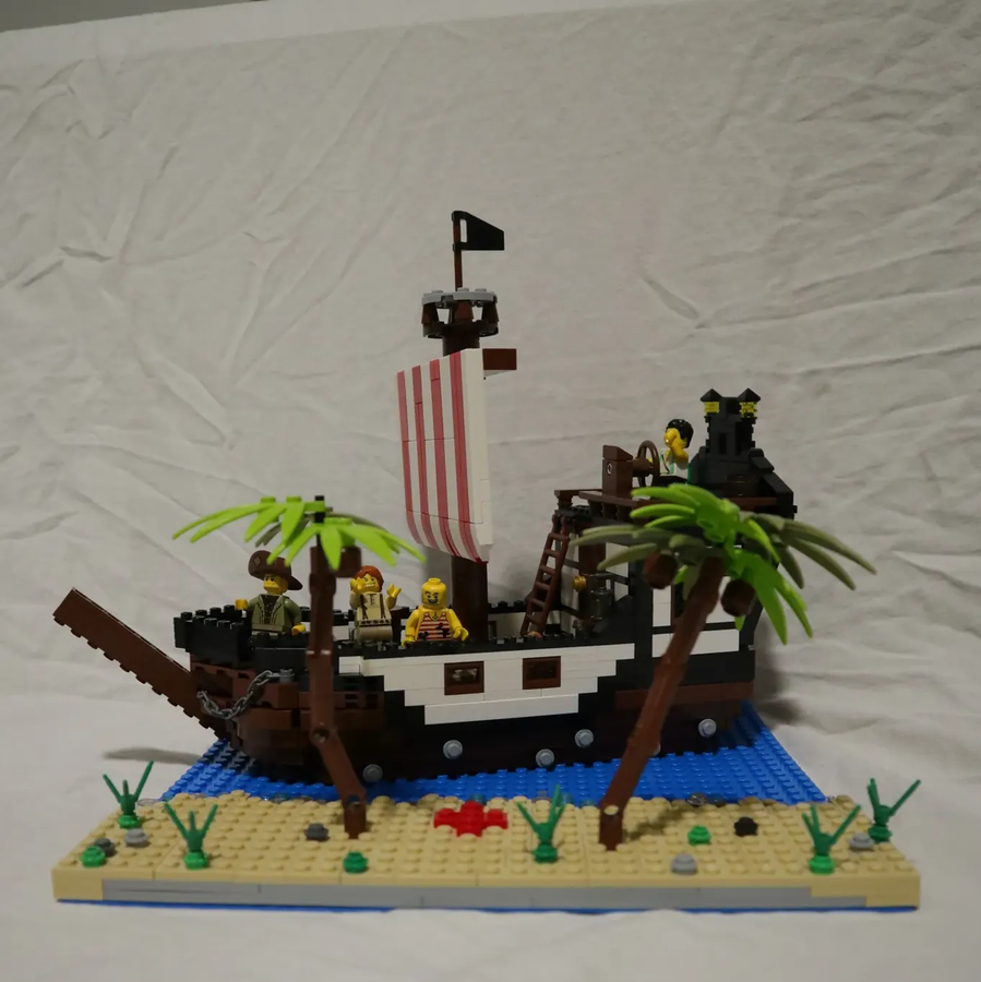 We Arrr Family LEGO Pirate Build Challenge! 