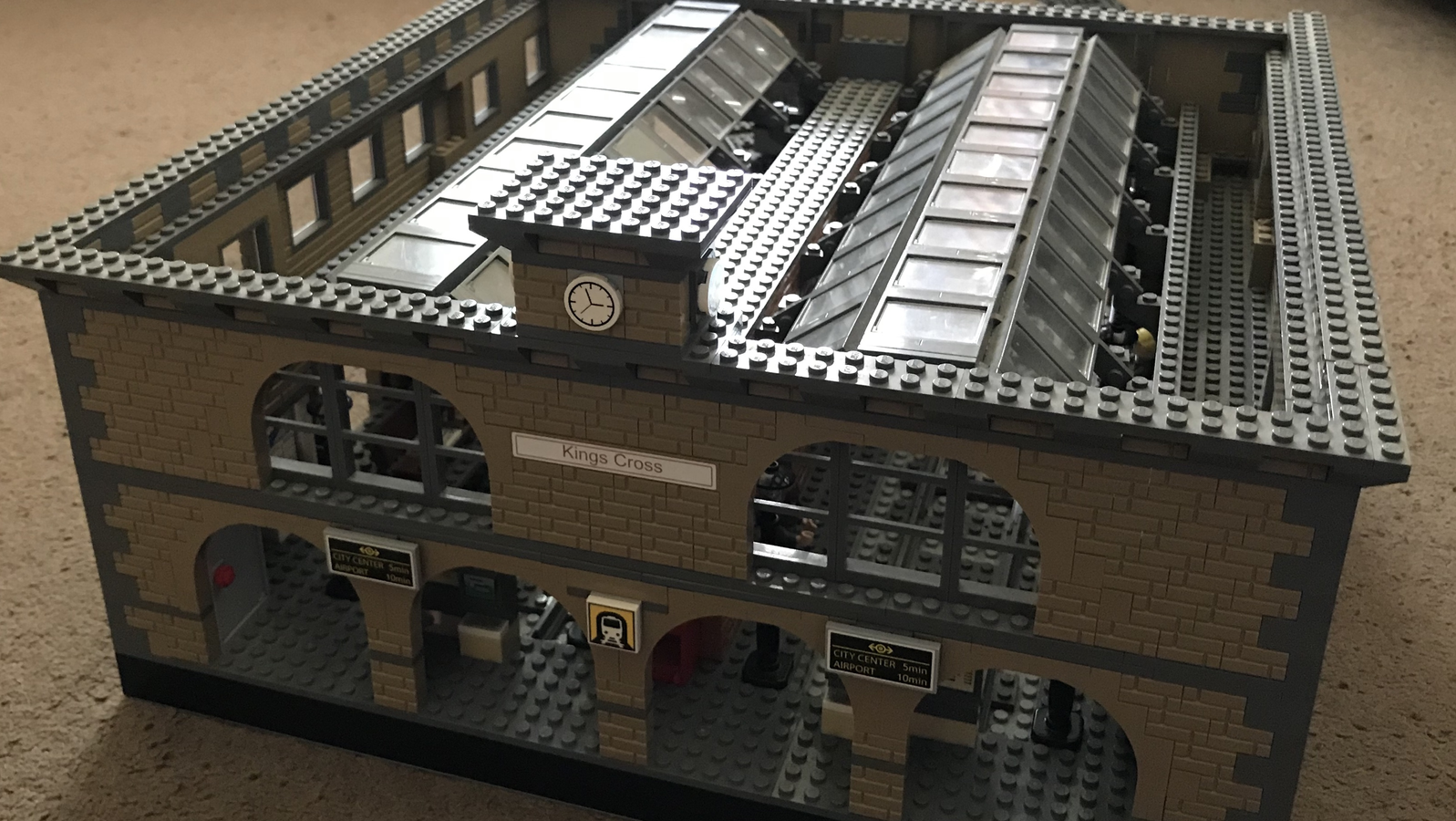 LEGO IDEAS Head Back To Hogwarts Kings Cross Station