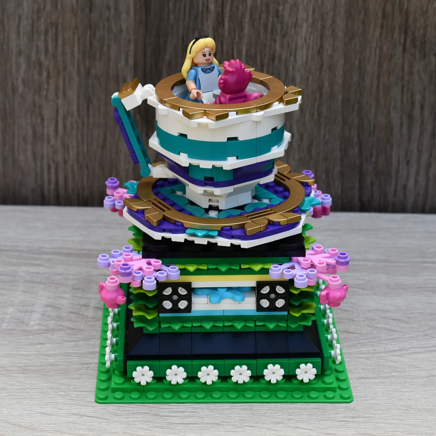 LEGO IDEAS - Alice in Wonderland: a mad Tea Party