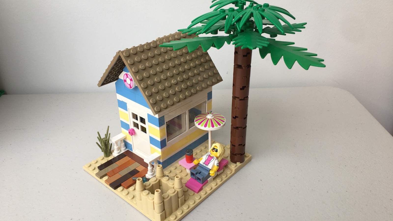 LEGO IDEAS Do you want to go to the seaside? Fun at the Beach