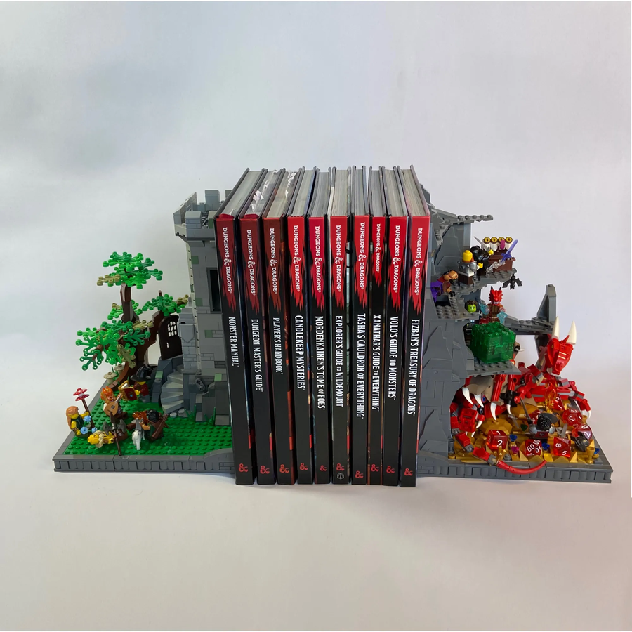 LEGO IDEAS 50 years of Dungeons & Dragons! Dungeon Delvers Bookends