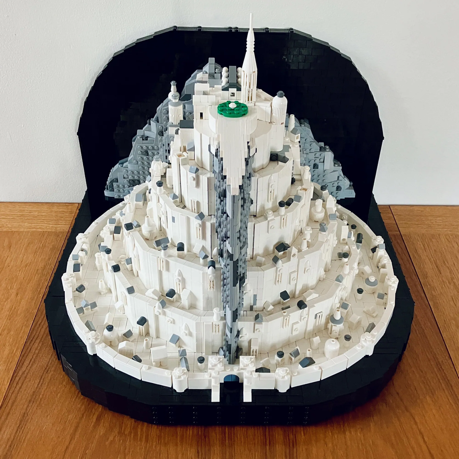 La citadelle de Minas Tirith du seigneur des anneaux reconstitué en LEGO –  w3sh