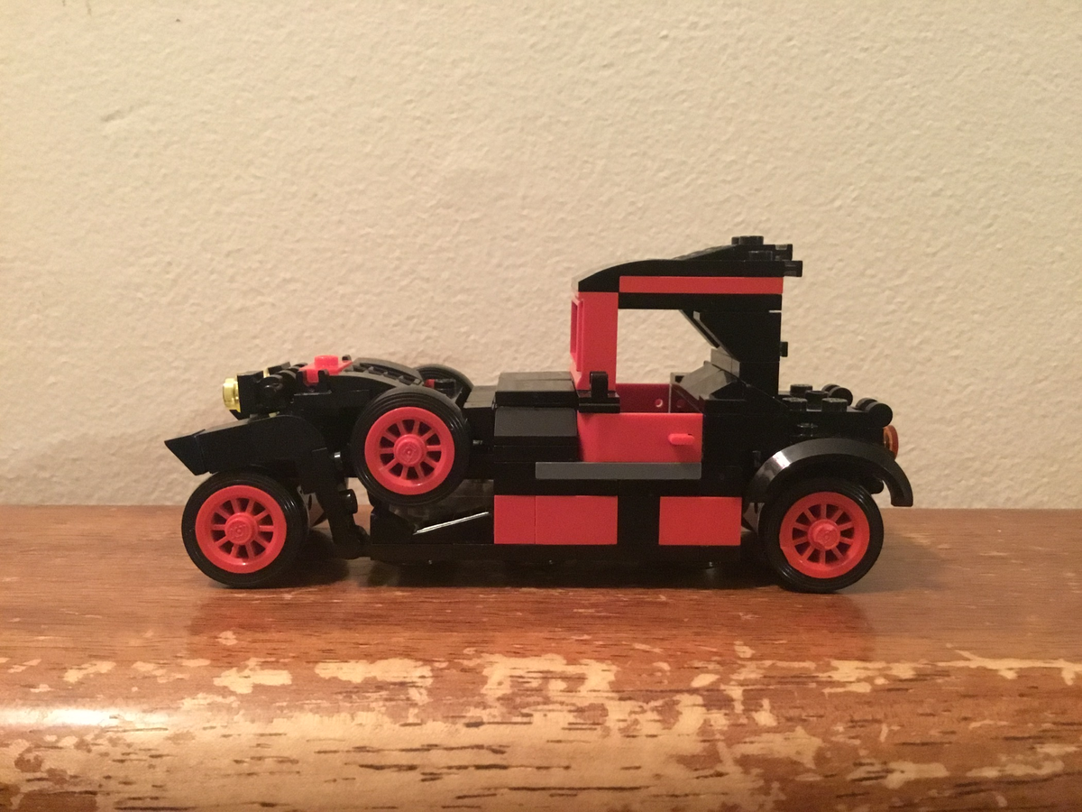 LEGO IDEAS - Build a Vintage car to cruise the streets of LEGO® Modular