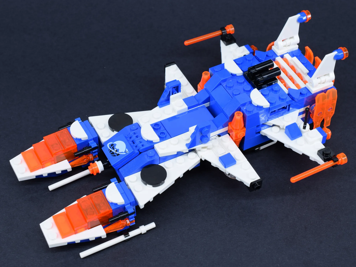 Lego ice planet discount deep freeze defender