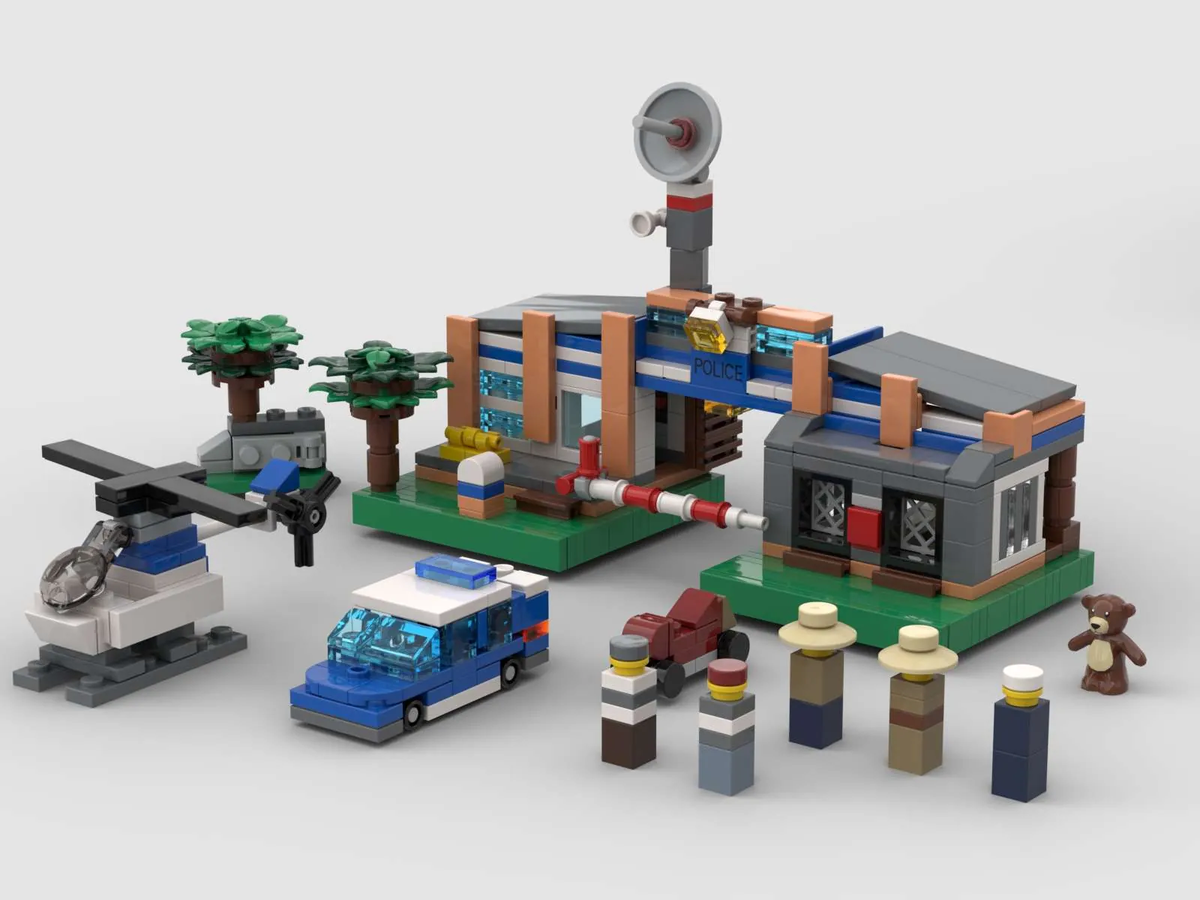 Lego mega police online station