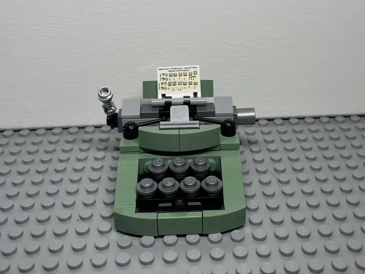 LEGO IDEAS 90th Anniversary MicroScale Celebrations! Mini Lego