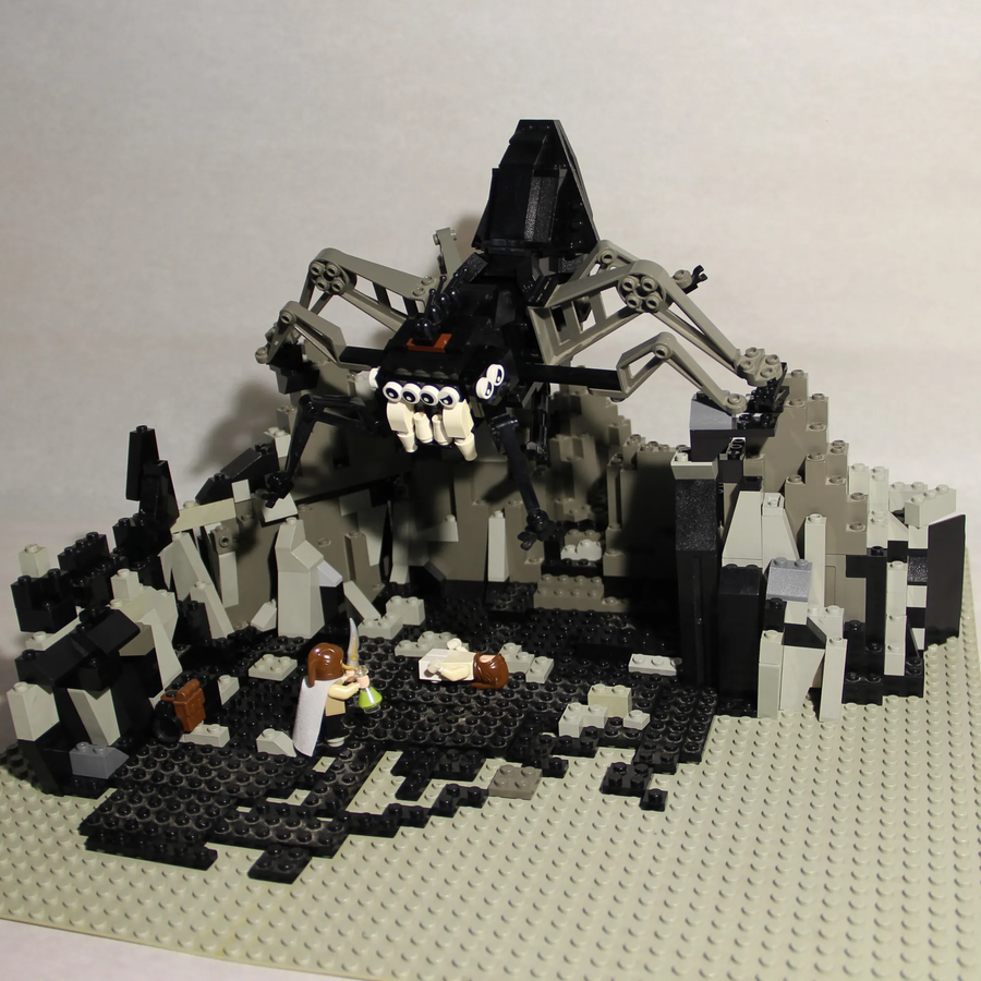 LEGO IDEAS Exploring the world of Middle Earth Scene Shelob