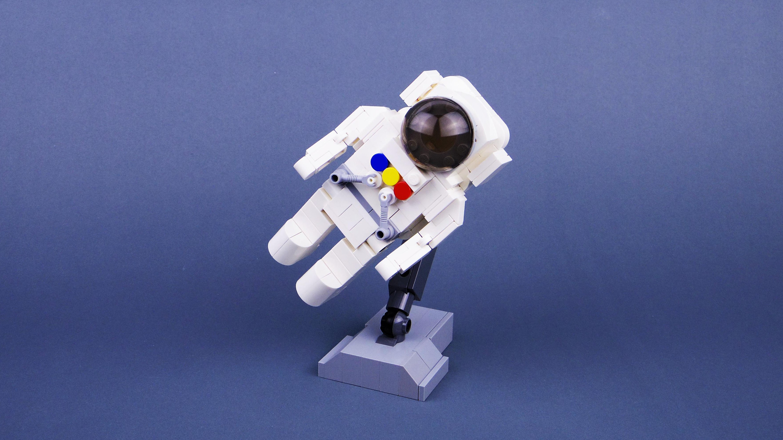 LEGO IDEAS - Out of this World Space Builds! - Astronaut Action Figure