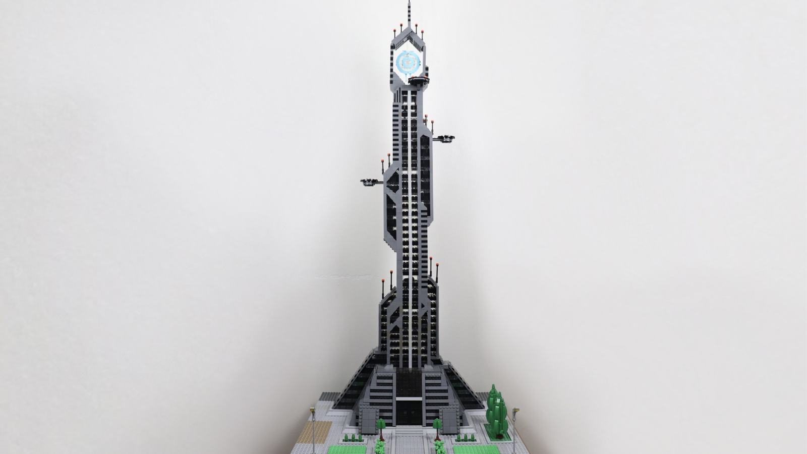 LEGO IDEAS 10 Years of LEGO NINJAGO Borg Tower