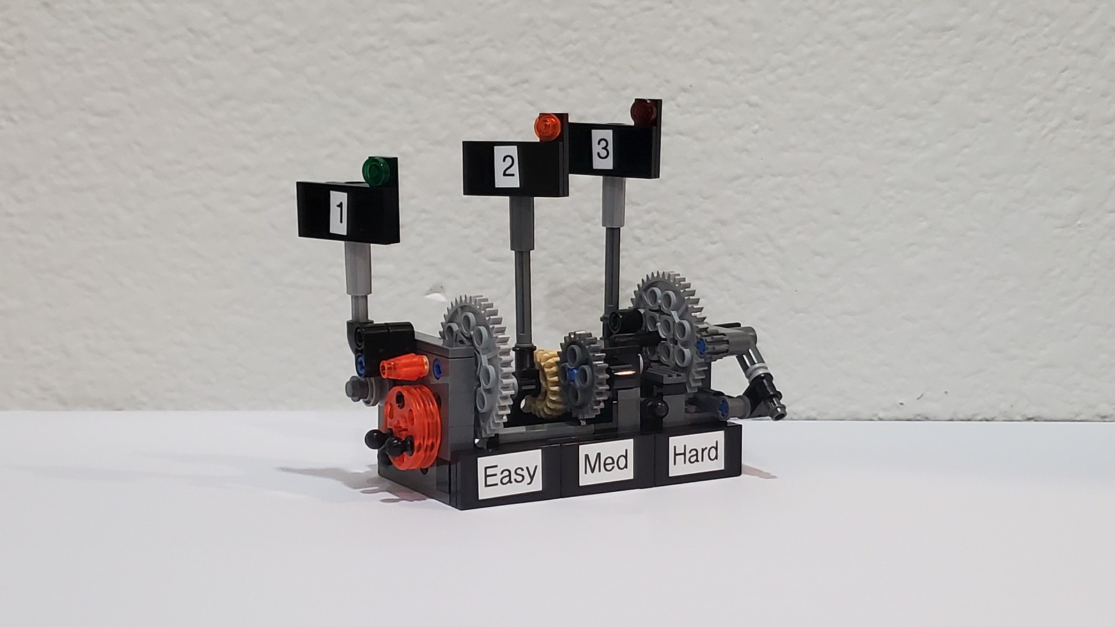 LEGO IDEAS Design a First LEGO League Robot mission model Gear Challenge