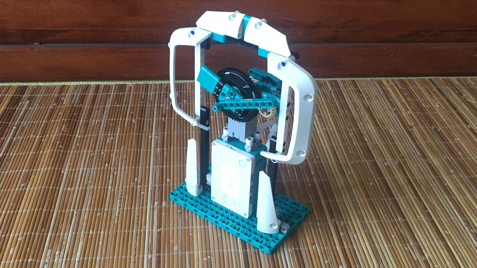 LEGO IDEAS LEGO® MINDSTORMS® Robot Inventor BuildDE5KCLOCK