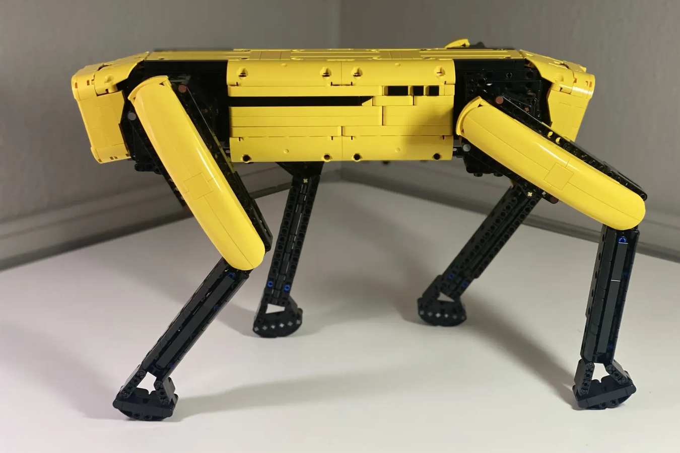 LEGO IDEAS - Boston Dynamics Spot 1:3 Scale Motorized Model