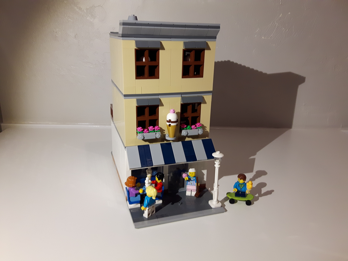 LEGO IDEAS Ice Cream Shop