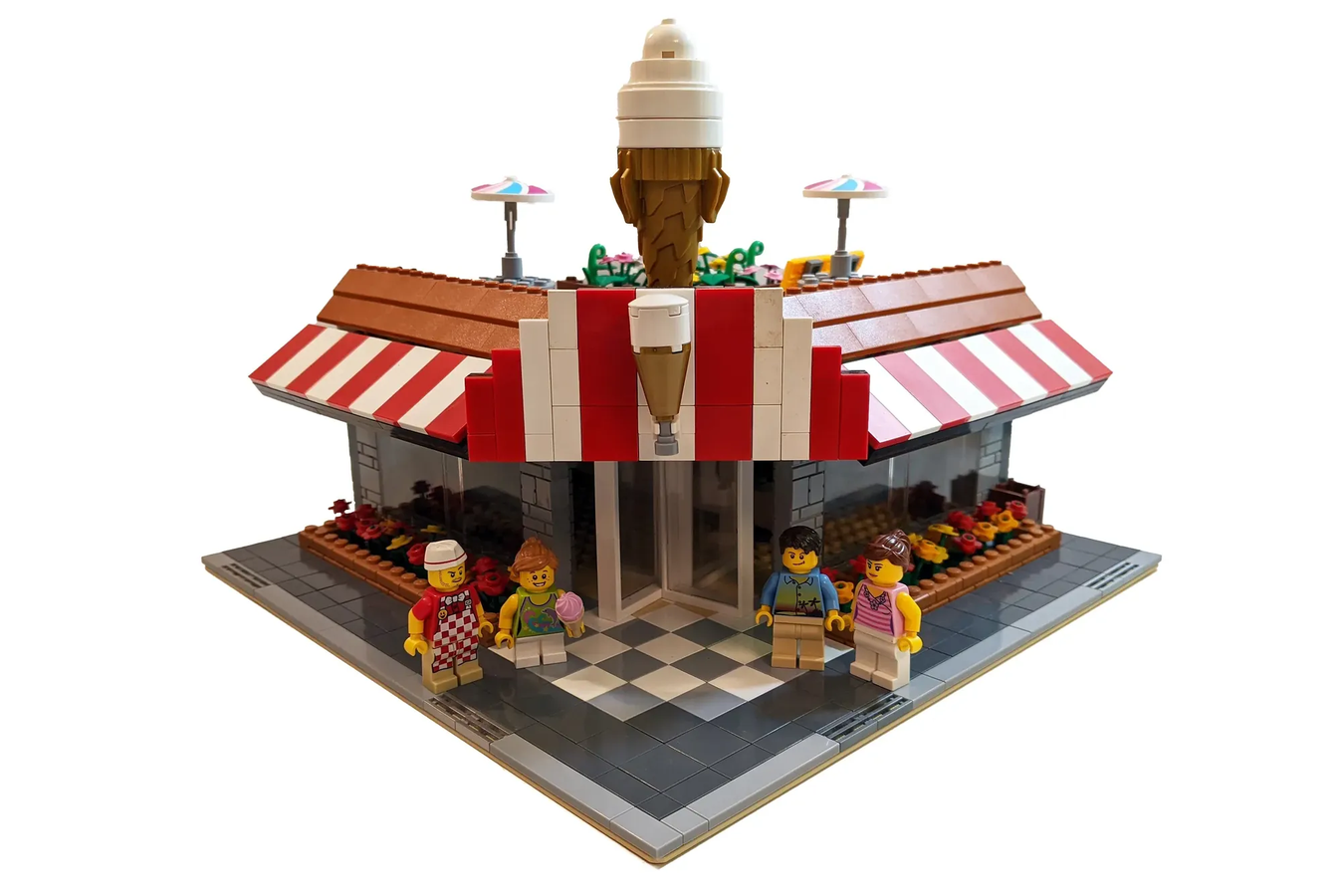 LEGO ice cream in waffle cone - chocolate - Extra Extra Bricks