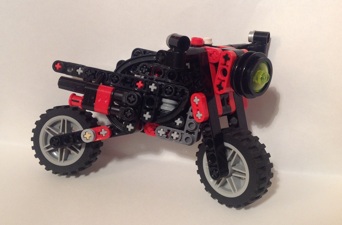 LEGO IDEAS Classic Motorcycle