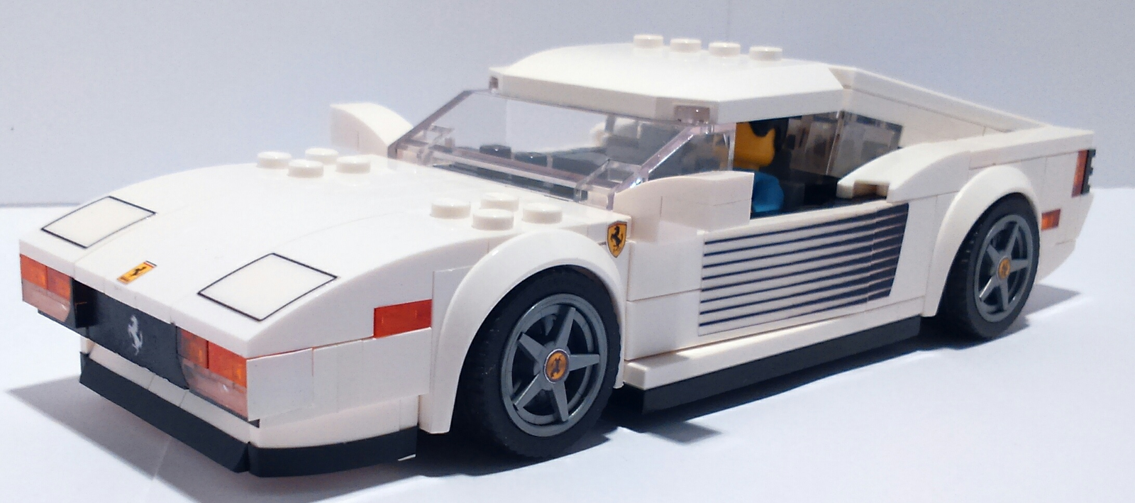 LEGO IDEAS Ferrari TR 512 Testarossa