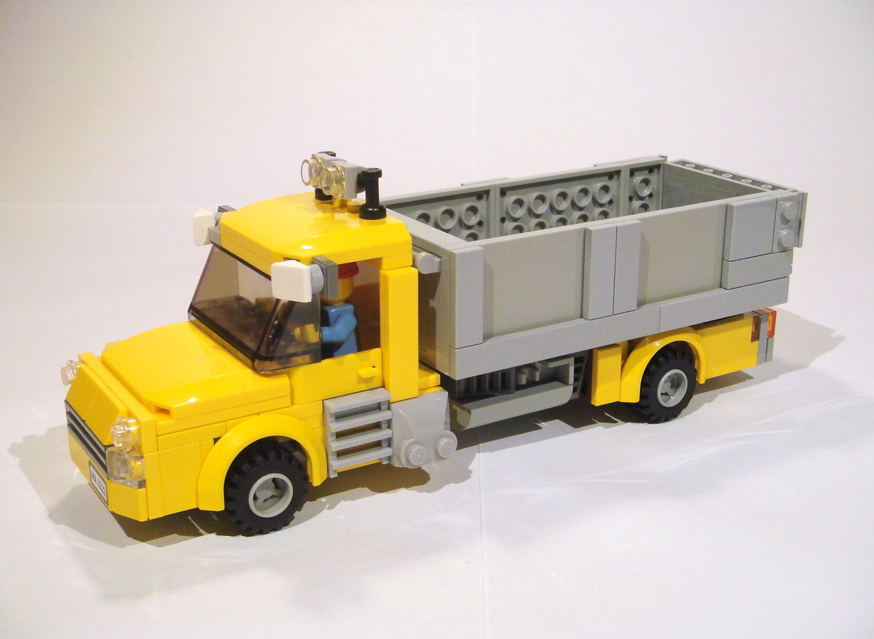 Lego store tipper truck