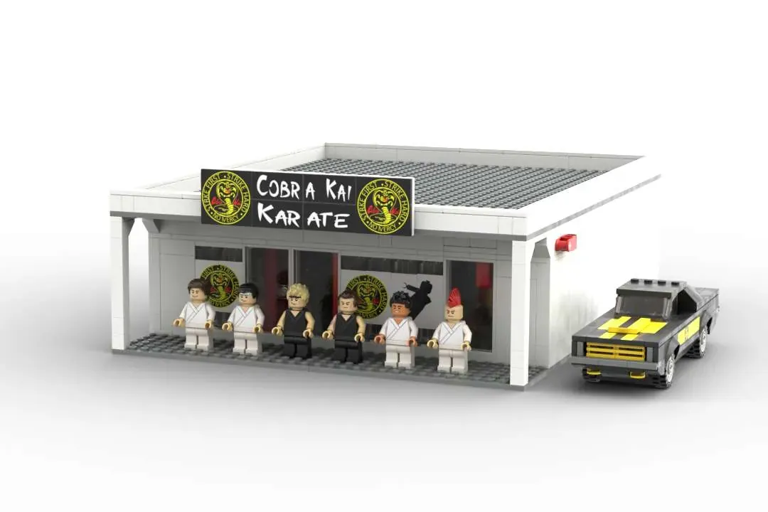 Cobra kai 2025 lego figures