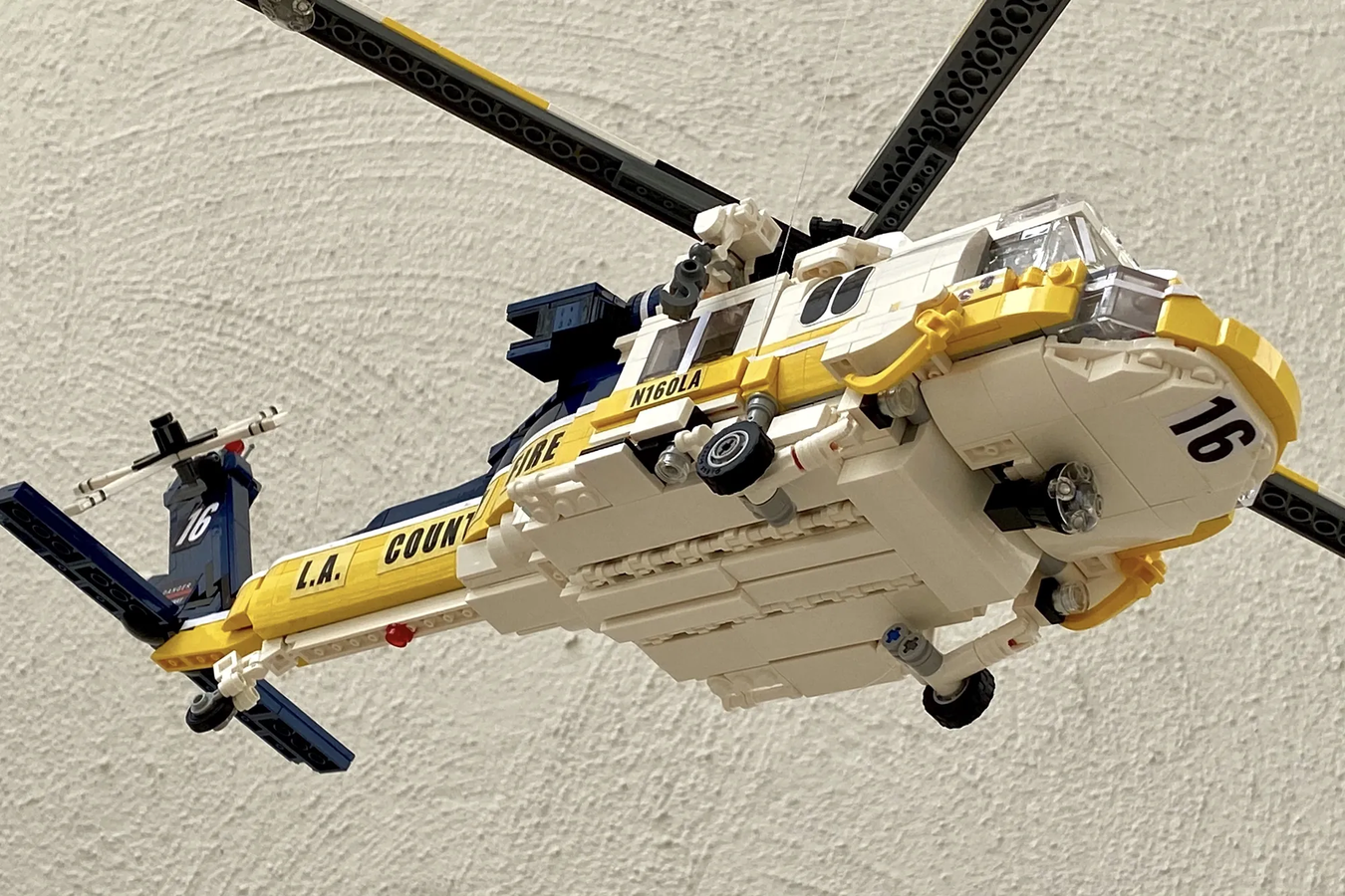 LEGO IDEAS Sikorsky S-70a Firehawk Helicopter (LACoFD Air Ops Edition ...