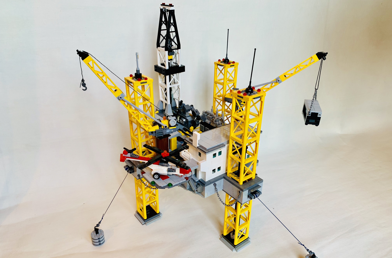 Oil store rig lego