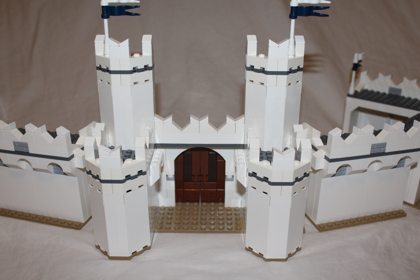 La citadelle de Minas Tirith du seigneur des anneaux reconstitué en LEGO –  w3sh