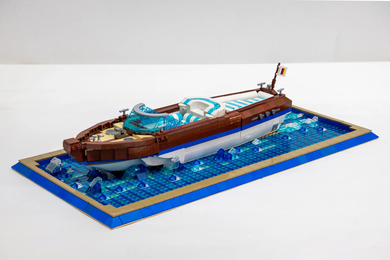 LEGO IDEAS Riva Classic Motorboat