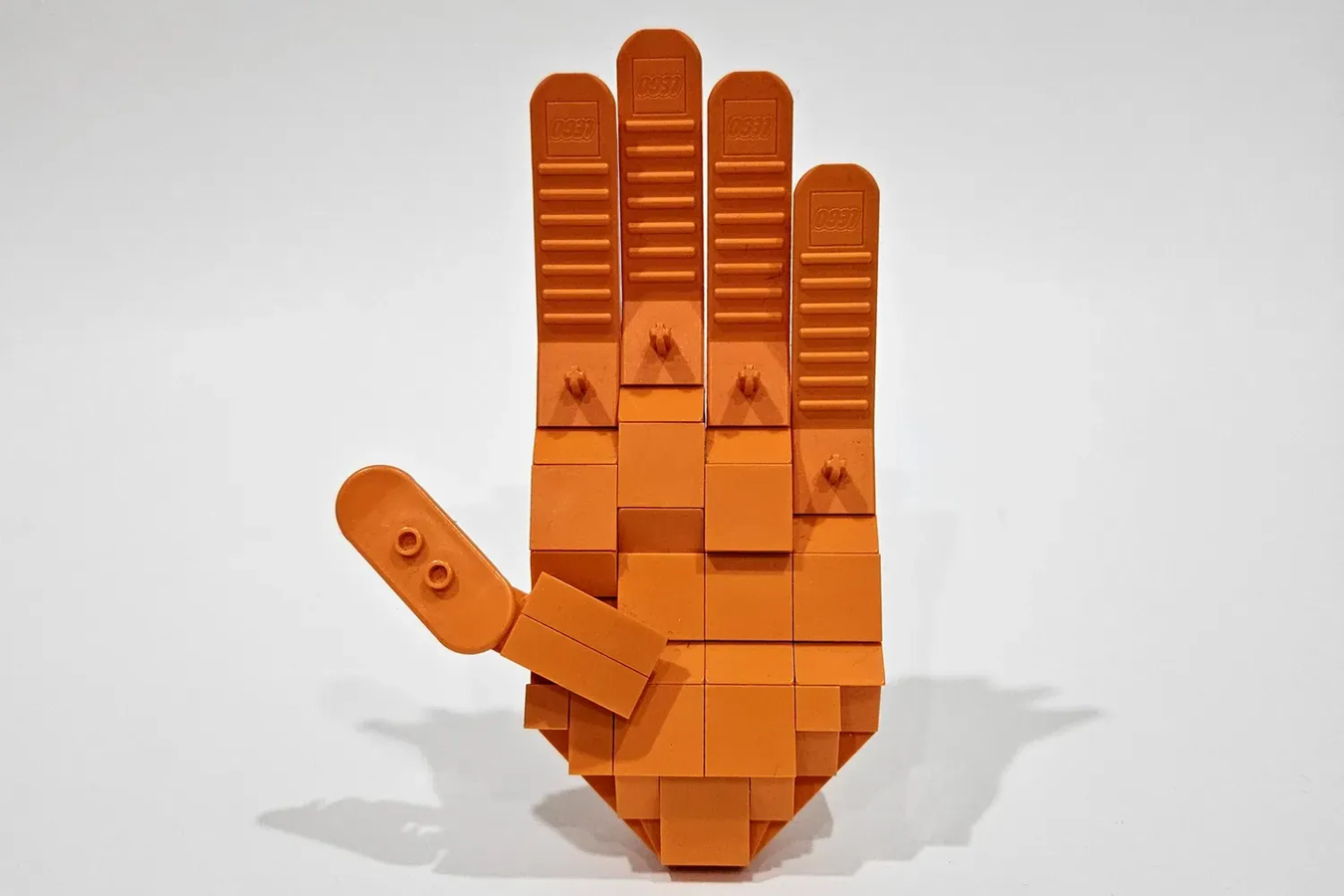 lego-ideas-brick-separator-hand