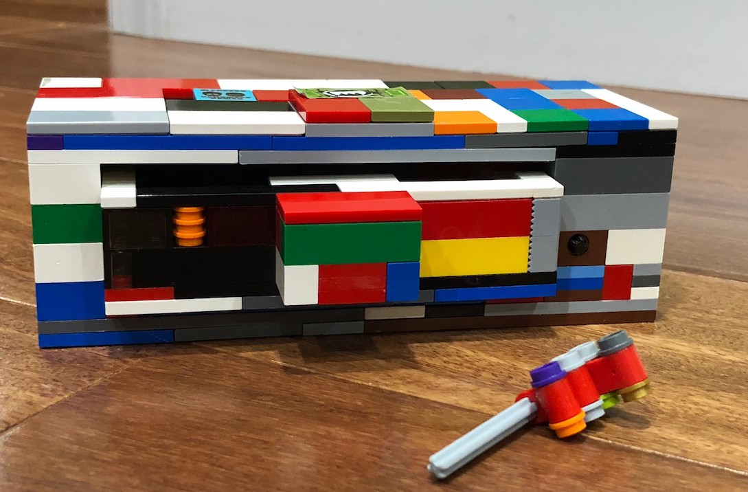 LEGO IDEAS Secure Jewelry Box