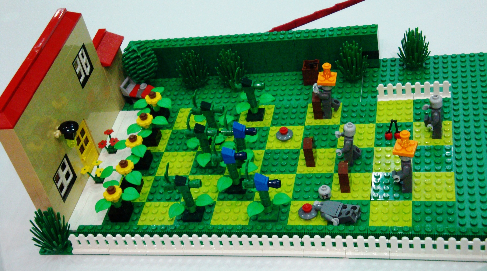 LEGO IDEAS - Plants vs. Zombies - Front Lawn