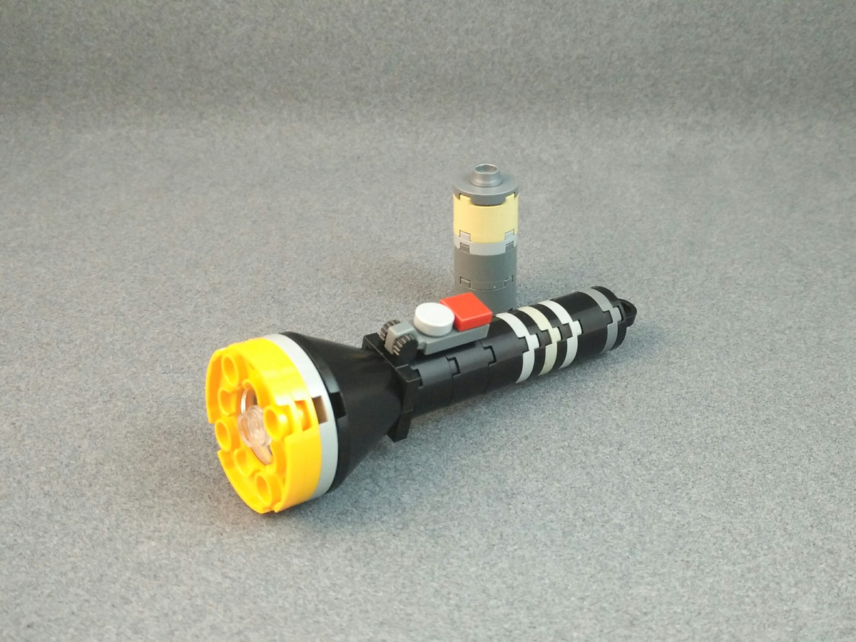 LEGO IDEAS Flashlight with Batteries Included