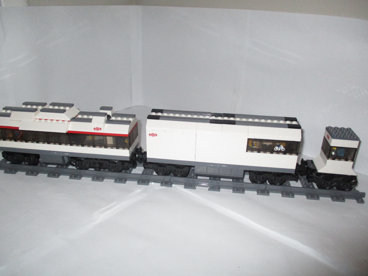 LEGO IDEAS 3 Car Train Complete with Power Functions!