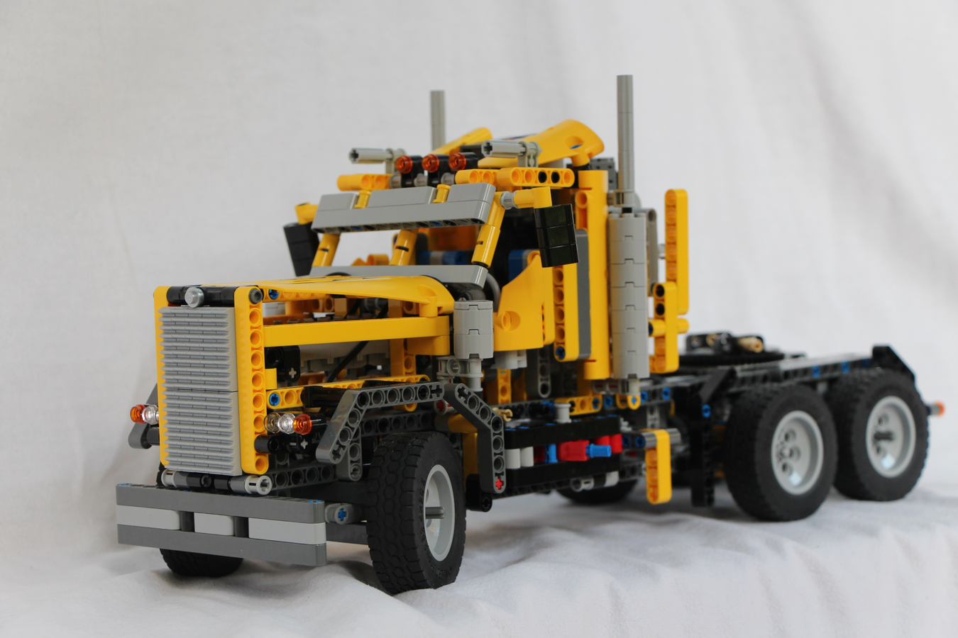 Lego technic hot sale flatbed truck