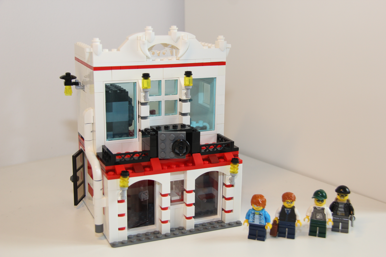 Bank lego 2024