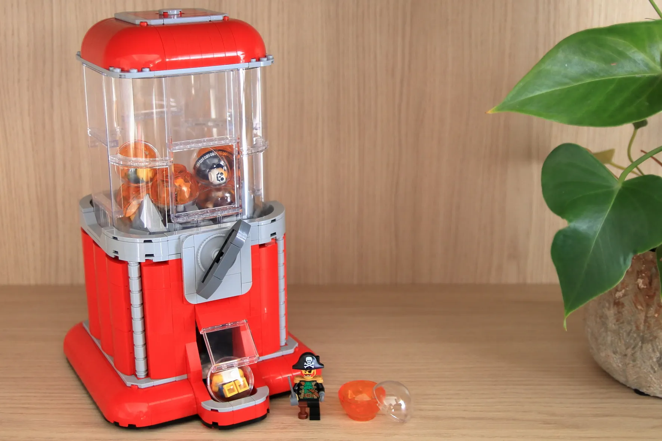 LEGO IDEAS Minifigure Gumball Machine