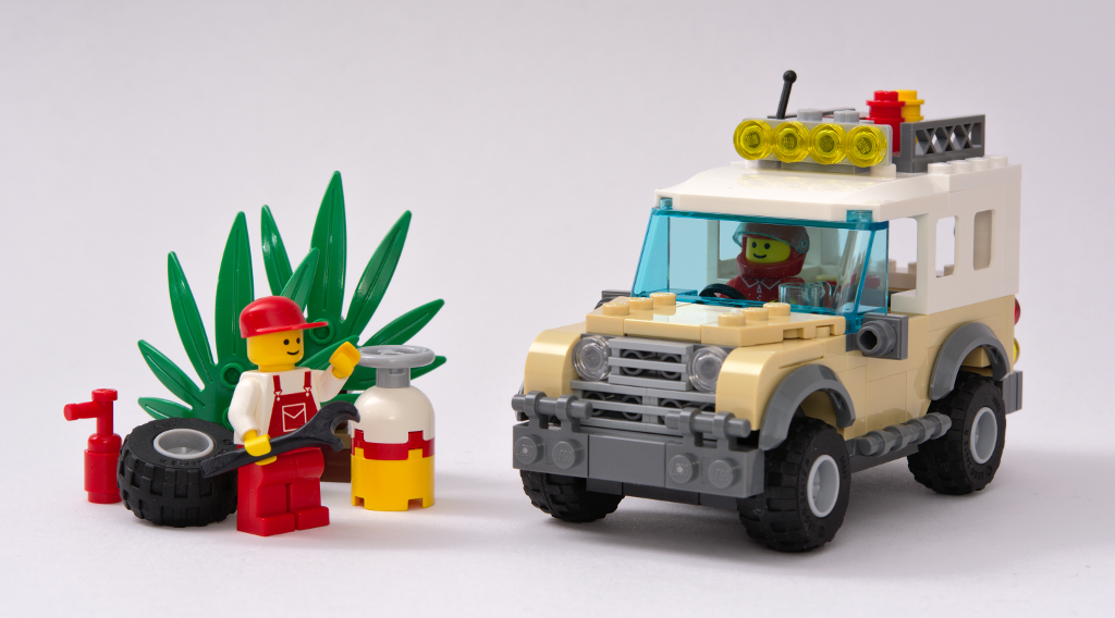 Lego city best sale land rover