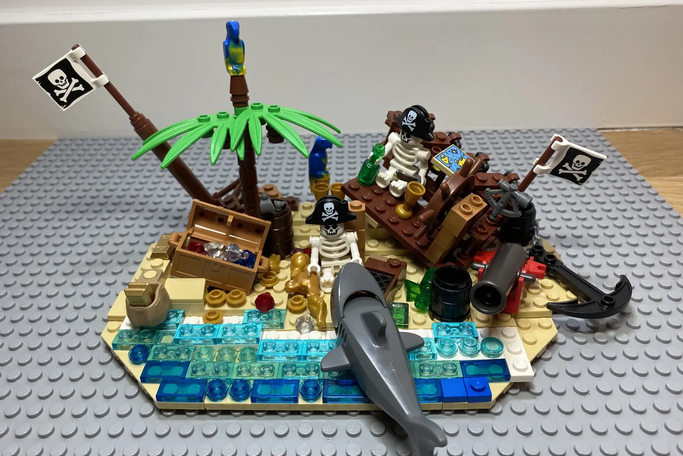 LEGO IDEAS Treasure Island Pirate Shipwreck