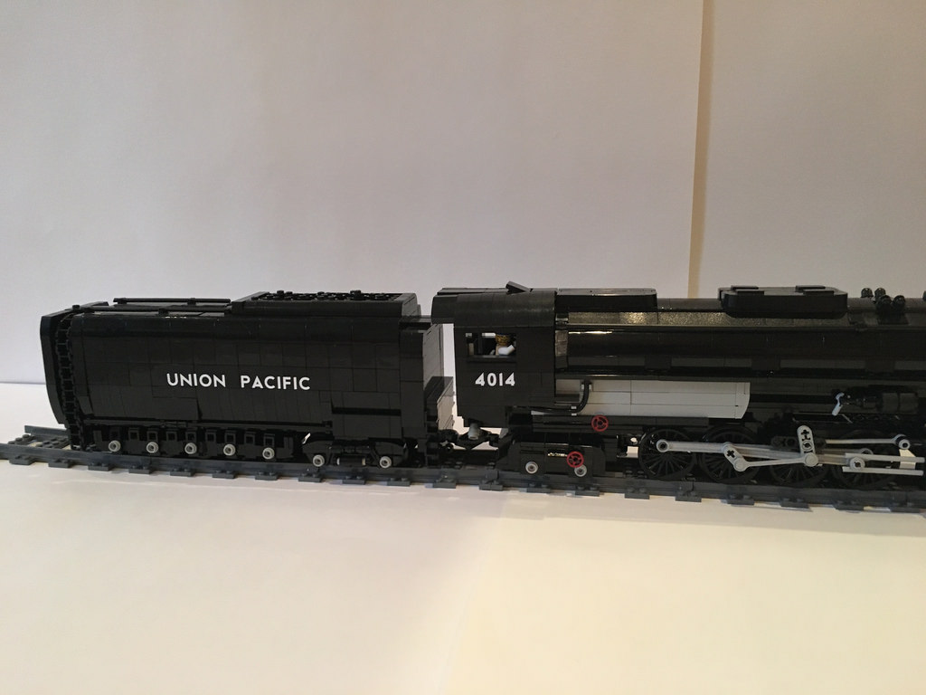 LEGO IDEAS Union Pacific 4014 Big Boy Steam Engine