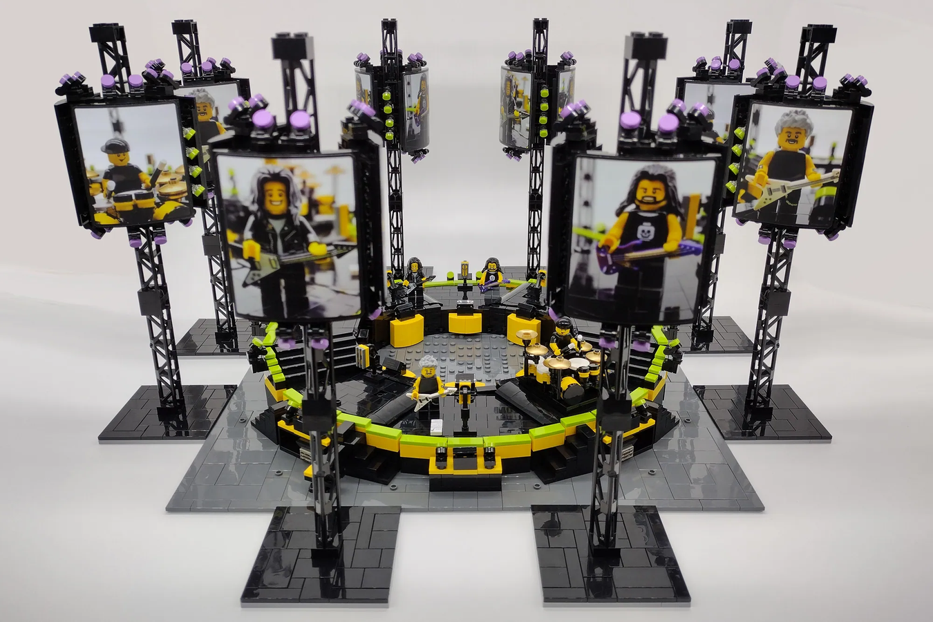 LEGO IDEAS - Metallica M72 World Tour