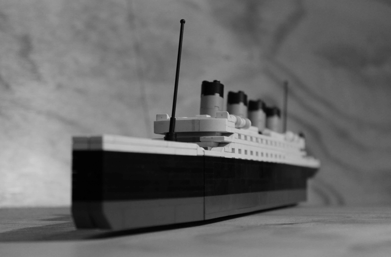 Lego ship sinking in real water online