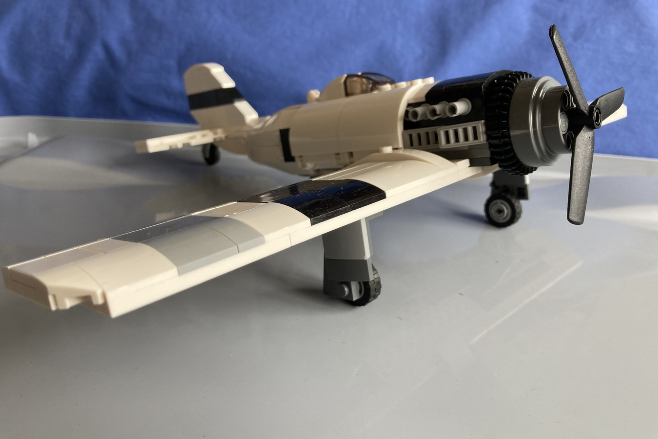 LEGO IDEAS Monochrome Retro AIR RACER