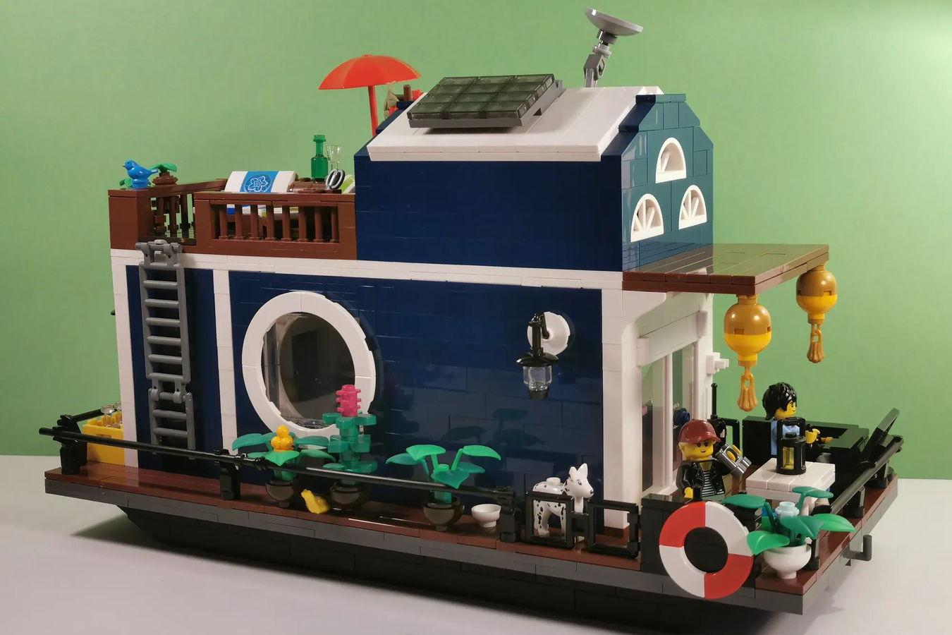 LEGO IDEAS My Houseboat