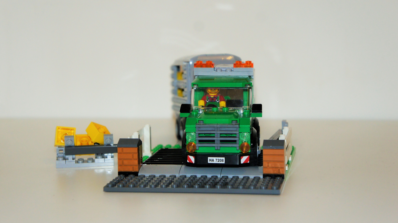 lego cattle truck