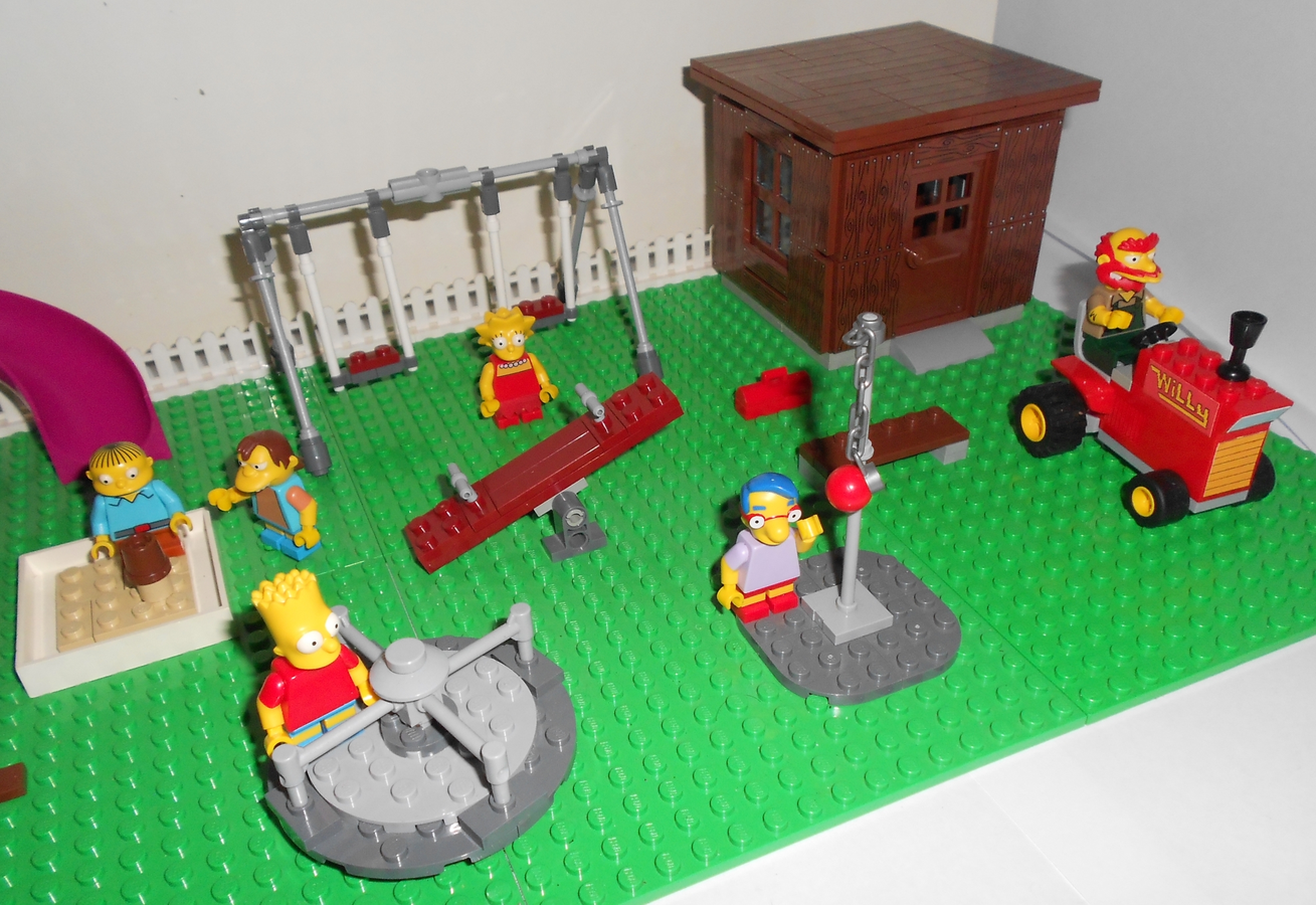 LEGO IDEAS The Simpsons Springfield Elementary School Playground