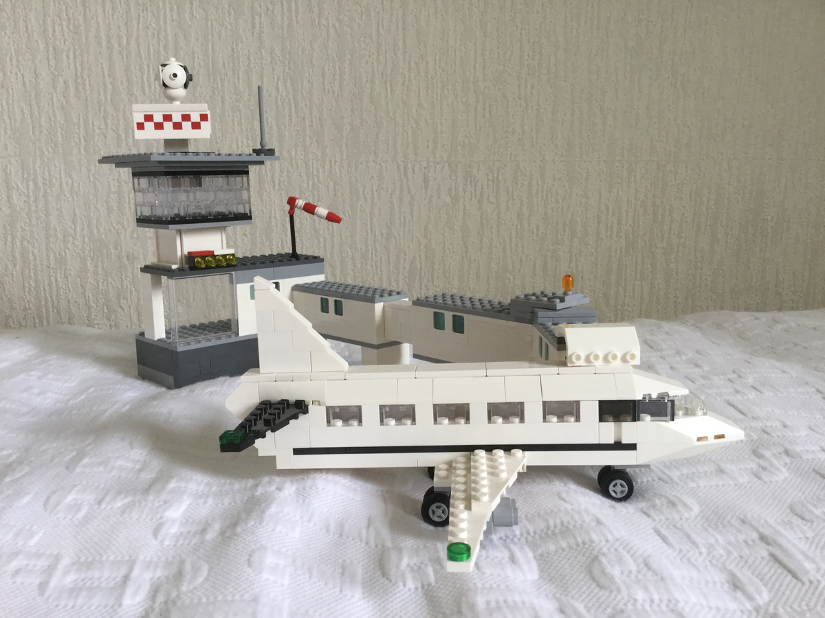 Lego airport control store tower